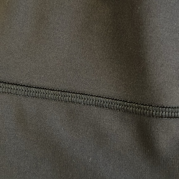 Lululemon Love Knot High Rise Capris Black Hidden Pocket Mesh Panels Size 6 - Picture 10 of 14